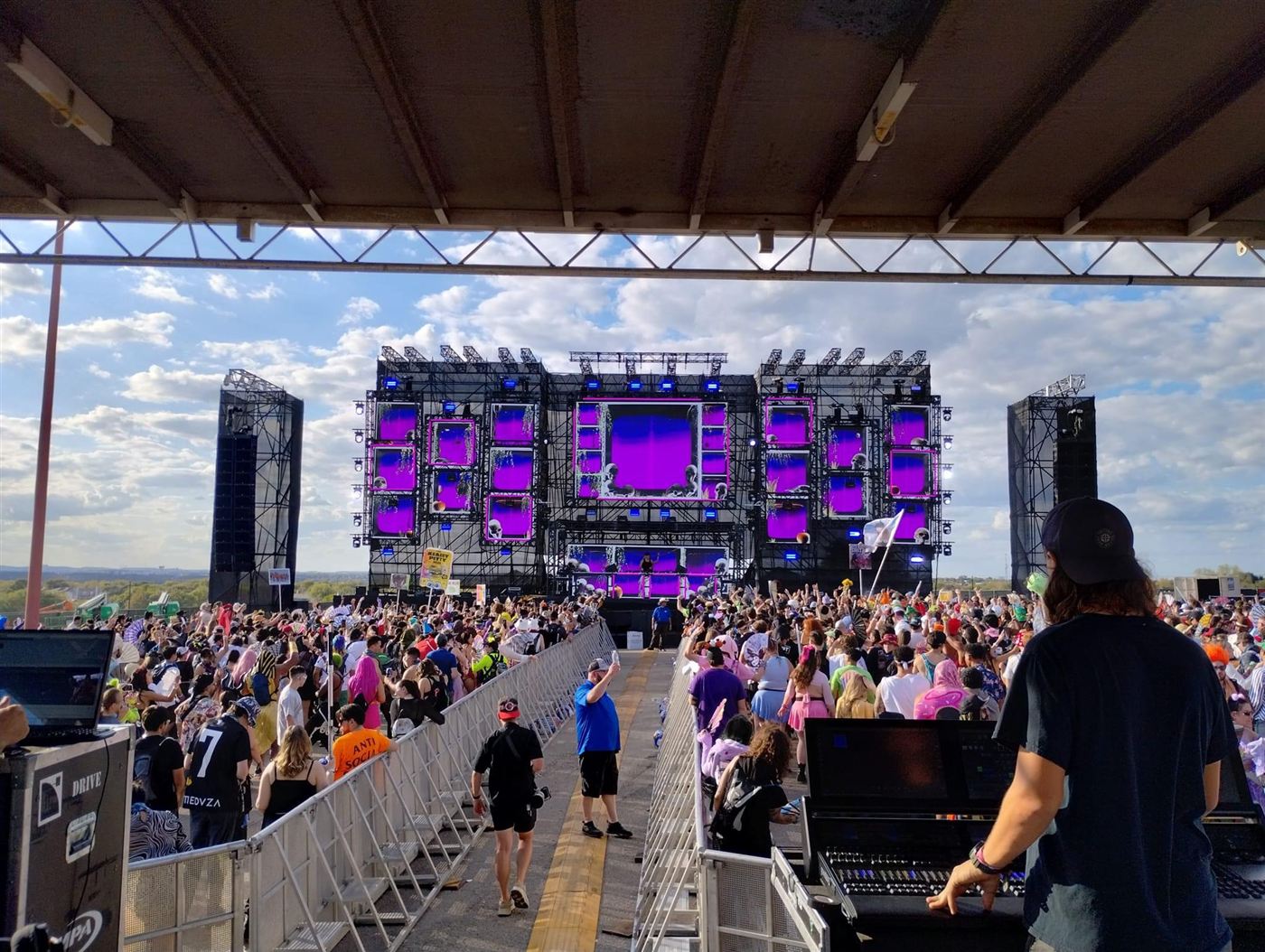 Festival stage looks